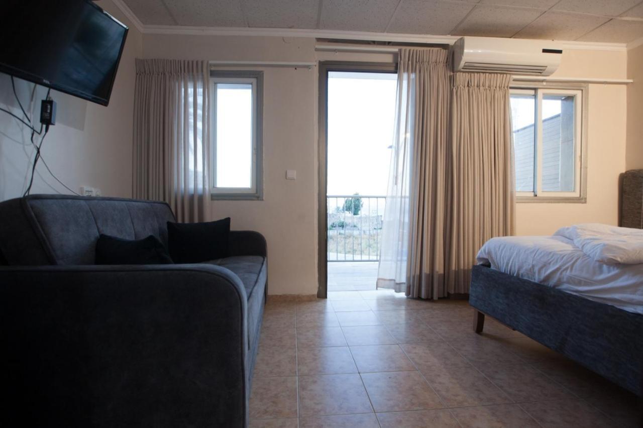 Puy Ahuzat Haosher Hotel Tiberias Exterior photo